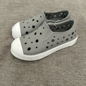 Harper Canyon grey & white rubber shoes